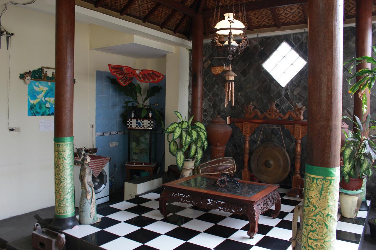 La Javanaise Home Stay Malioboro Yogyakarta Exterior photo