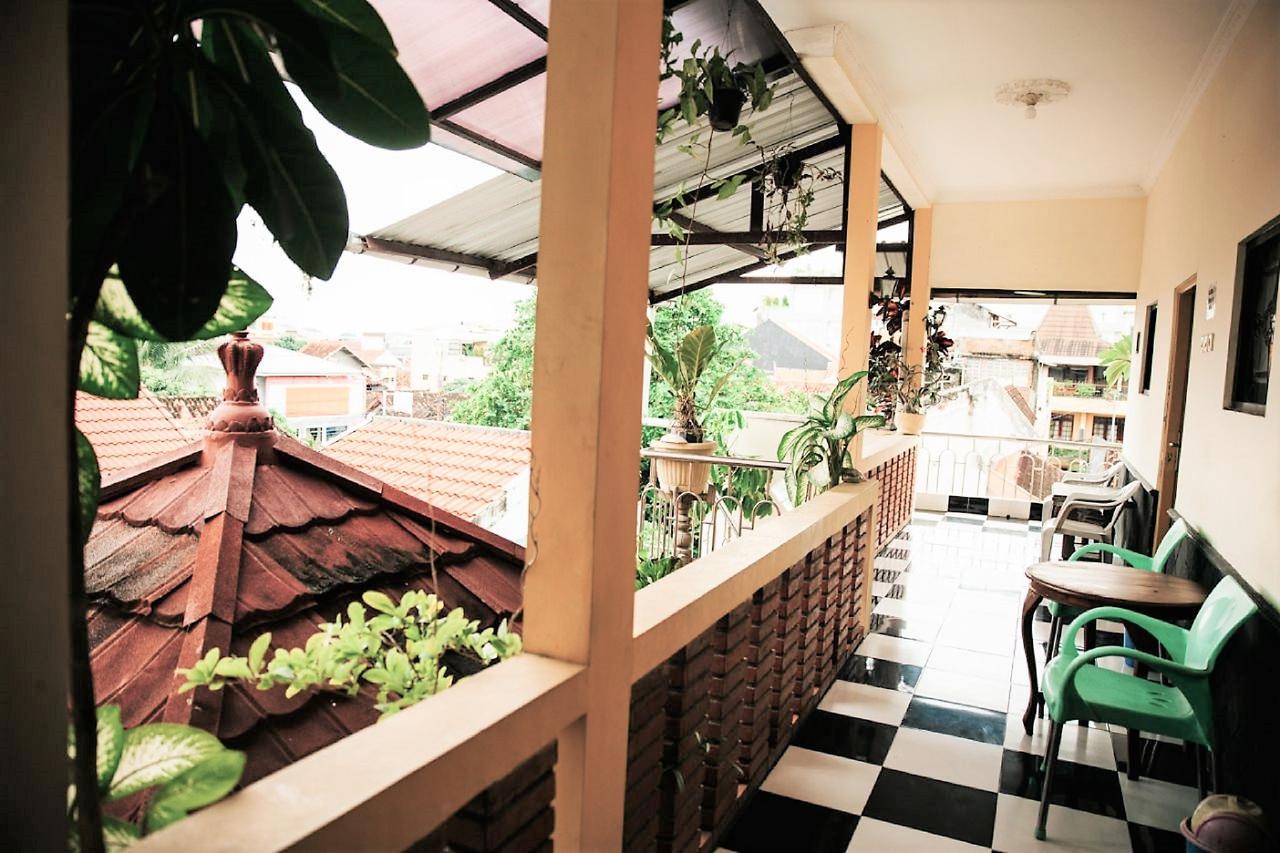 La Javanaise Home Stay Malioboro Yogyakarta Exterior photo